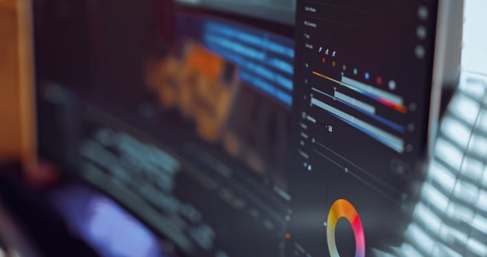 a computer screen with a blue circle and a white circle on it